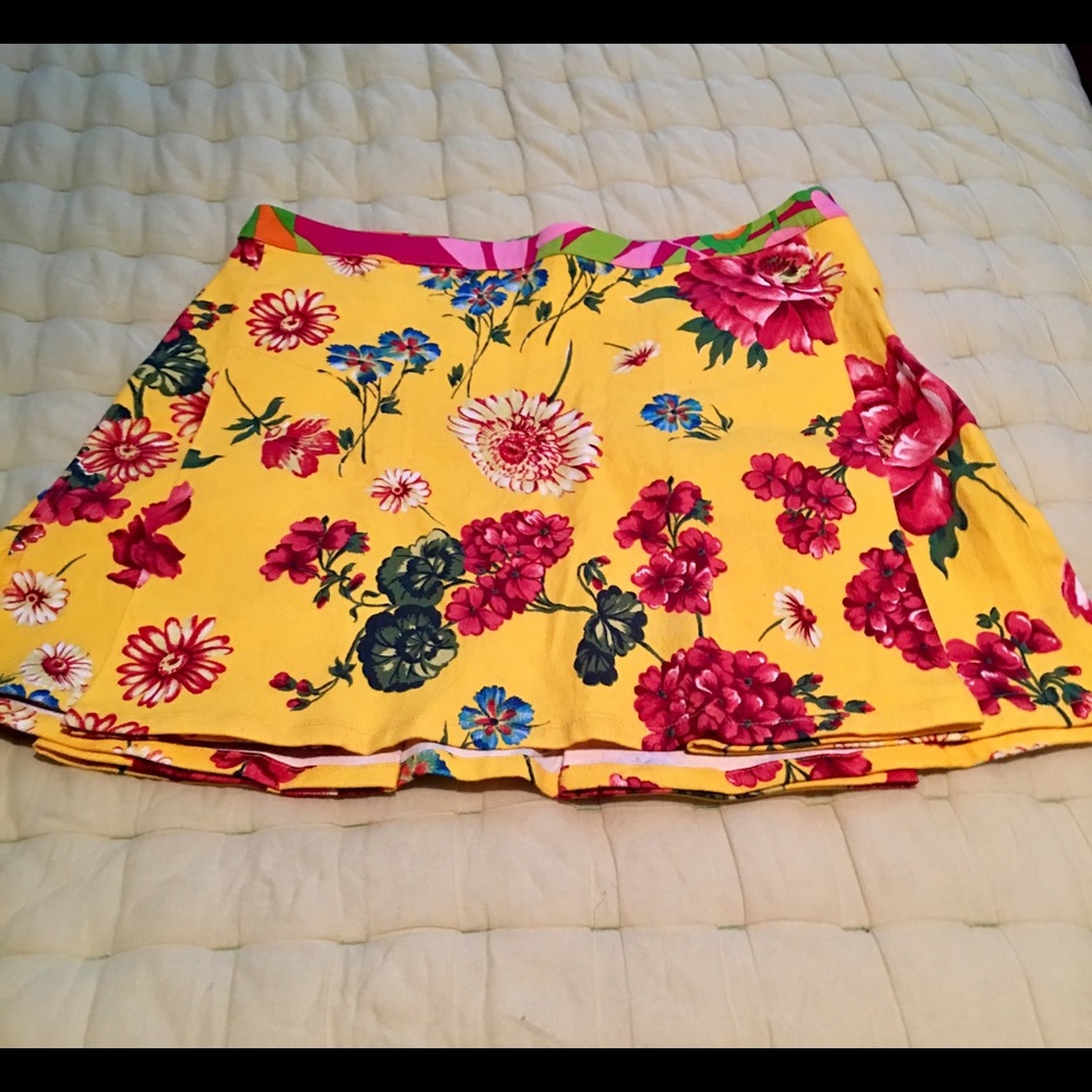 Dolce and Gabbana skirt size 28/42.